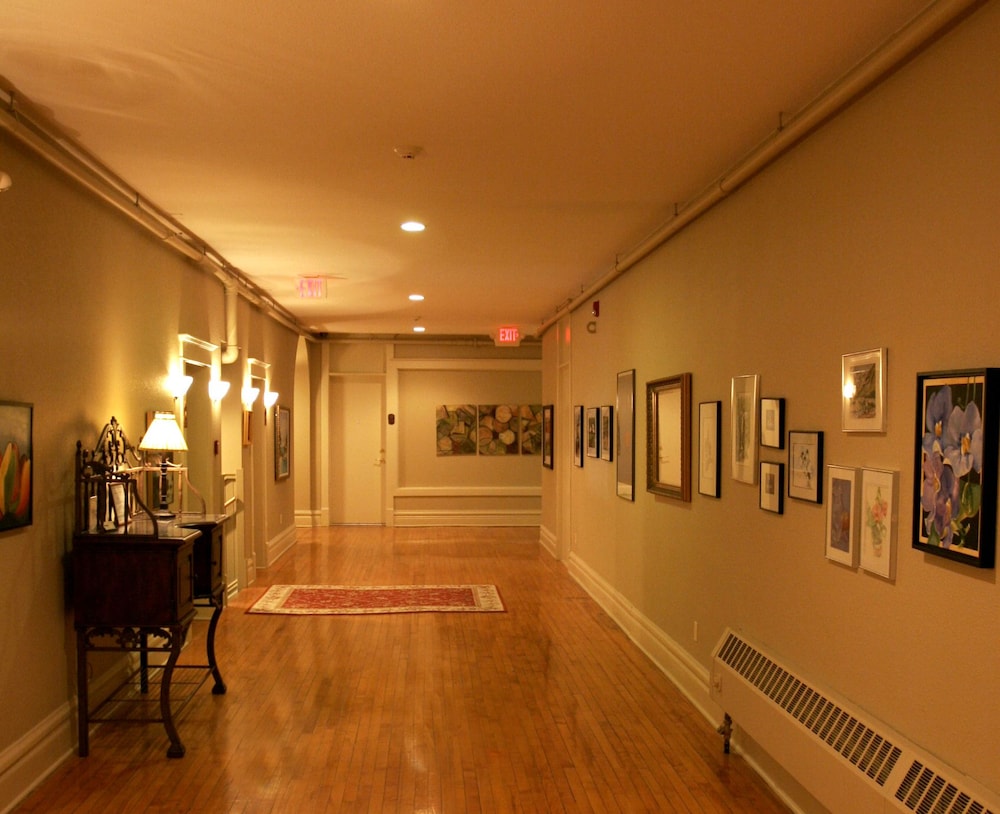 Tremont Inn on Main - photo 20