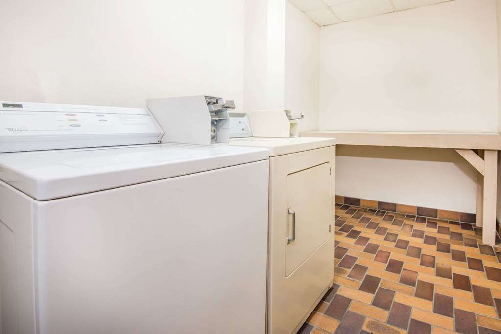 Super 8 by Wyndham Nevada - photo 14