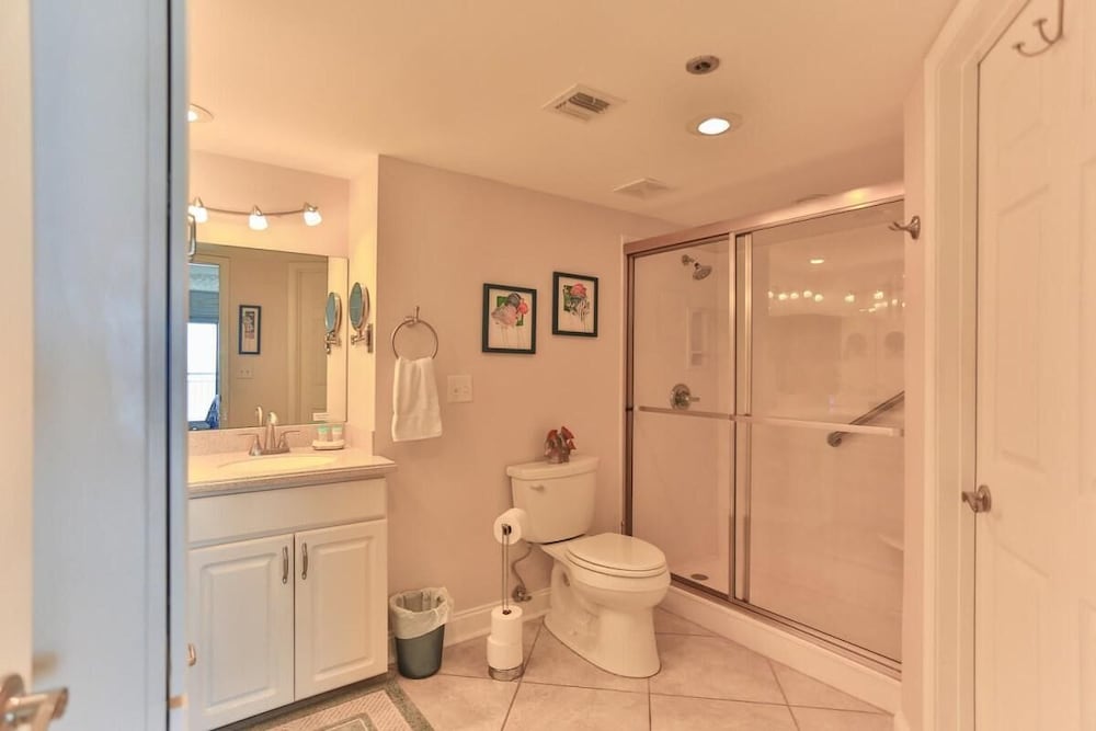 Destin Towers 143 Beach Front 2BR - photo 18