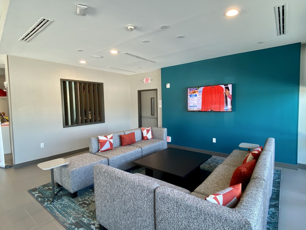 avid hotels Beaumont by IHG - photo 9