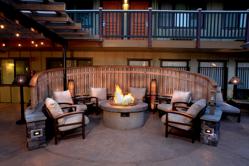 Best Western Plus Humboldt Bay Inn - photo 41