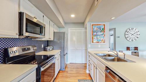 272 Turnberry Village - photo 6