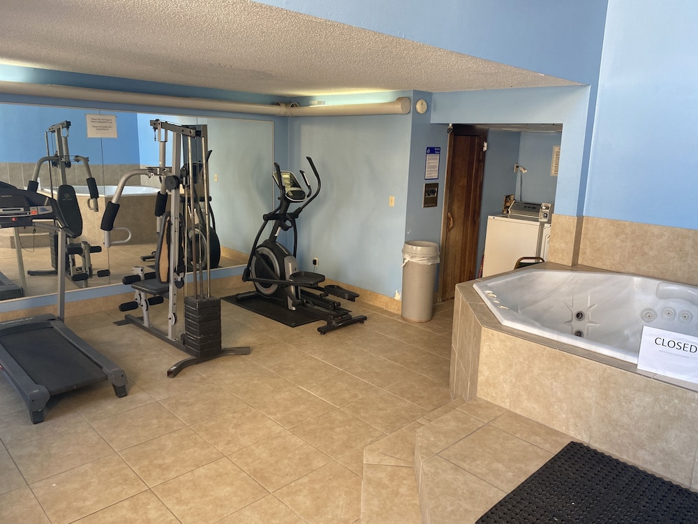 Super 8 by Wyndham Fort Scott - photo 19