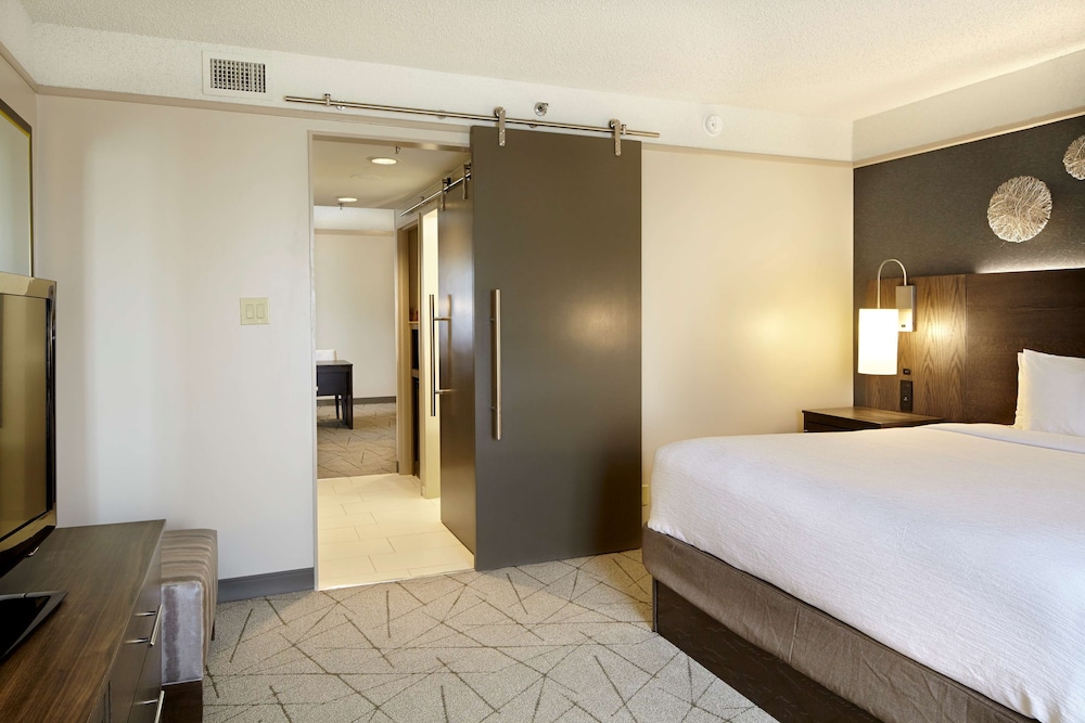 Embassy Suites by Hilton Atlanta Galleria - photo 14