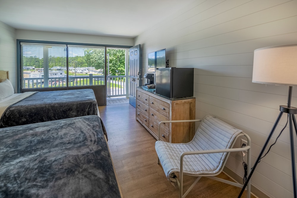 River's Rest Marina & Resort - photo 14