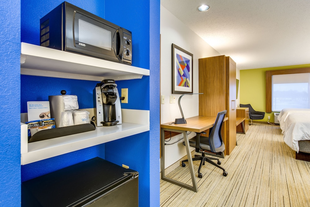 Holiday Inn Express Vincennes by IHG - photo 16