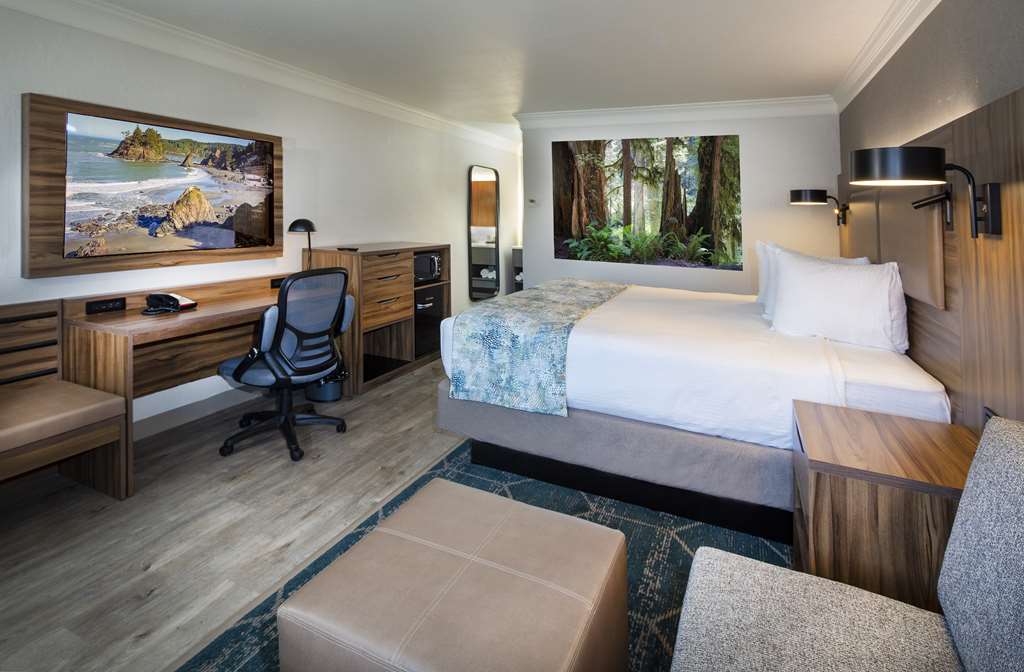 Best Western Plus Humboldt Bay Inn - photo 12