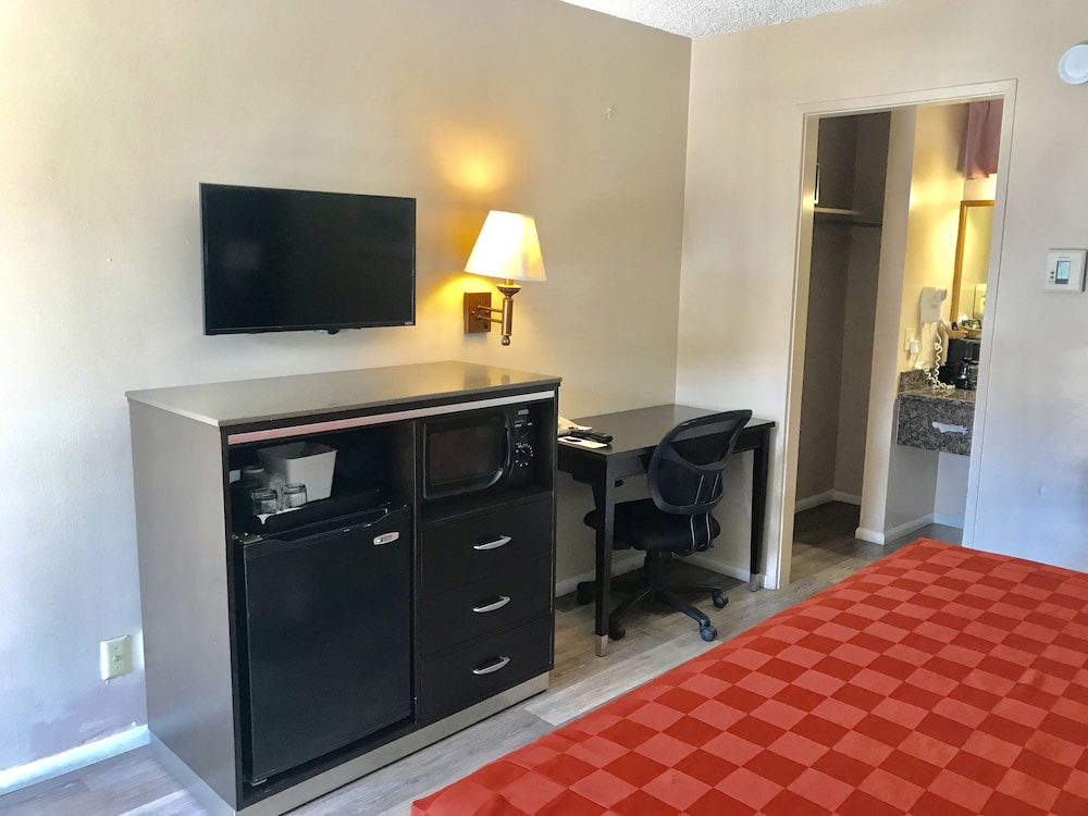 Olive Tree Inn & Suites by Howard Johnson WYNDHAM - photo 6