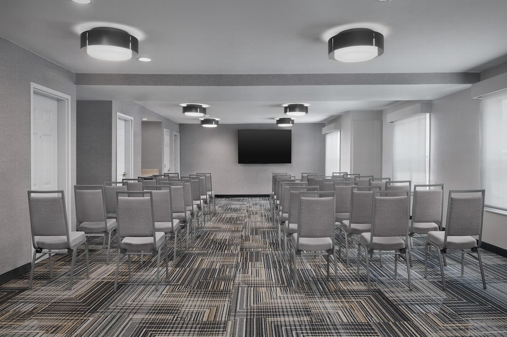 Homewood Suites by Hilton Newark Cranford - photo 46