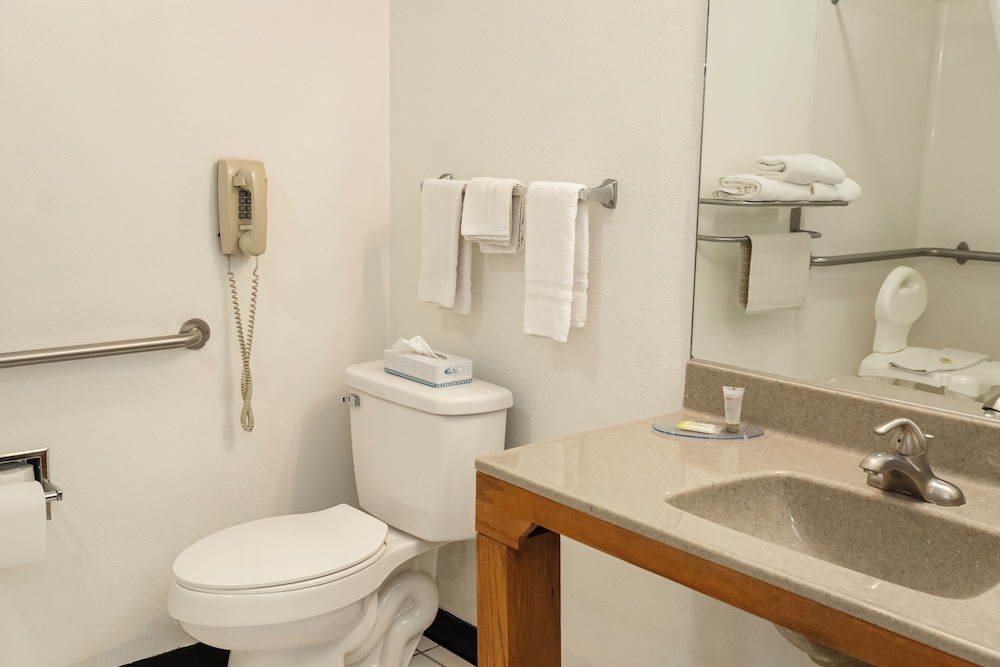 Victorian Inn & Suites - photo 34