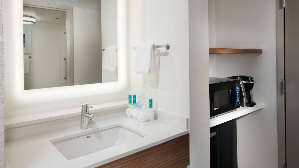 Holiday Inn Express Hilton Head Island by IHG - photo 40
