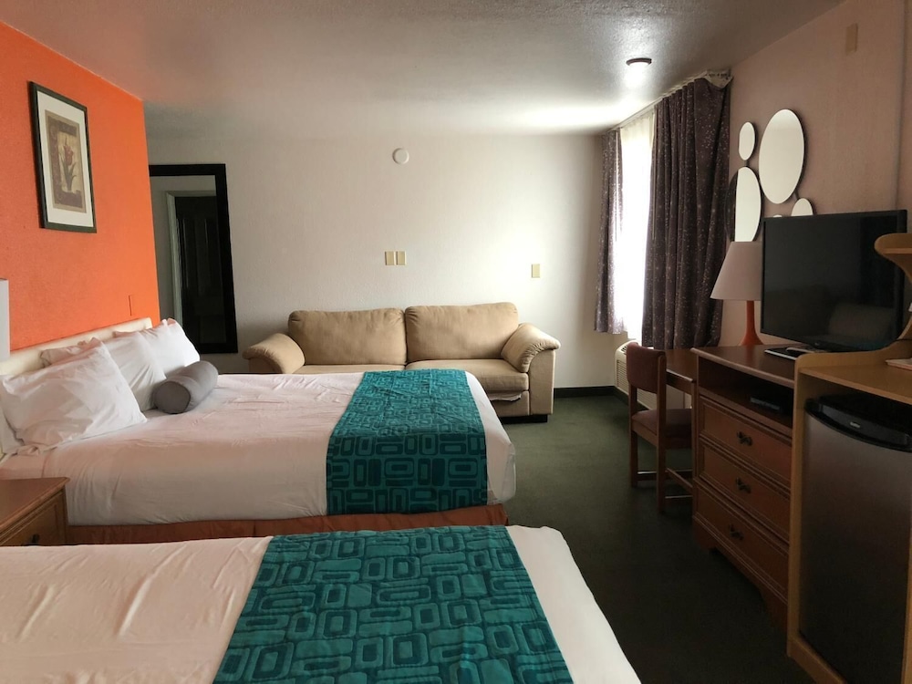 Howard Johnson by Wyndham Salem - photo 15