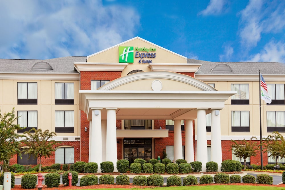 Holiday Inn Express Hotel & Suites Tupelo by IHG - carbon neutral hotel in Tupelo