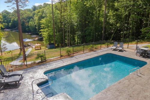 Lake Norman Home Lake Access with Heated Pool & Hot Tub — 4-Star Luxury Hotel in Terrell, United States