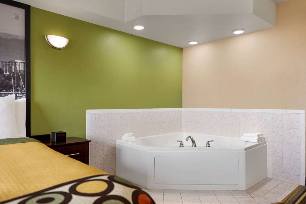 Super 8 by Wyndham Germantown Milwaukee - photo 30
