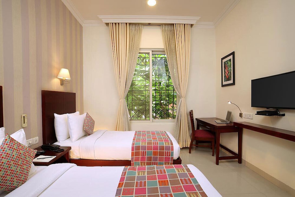 Lilac Hotel 3rd Block — Bengaluru — photo 5