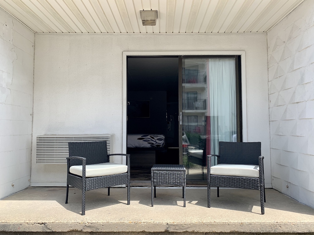 Simple Life Motel - photo 28