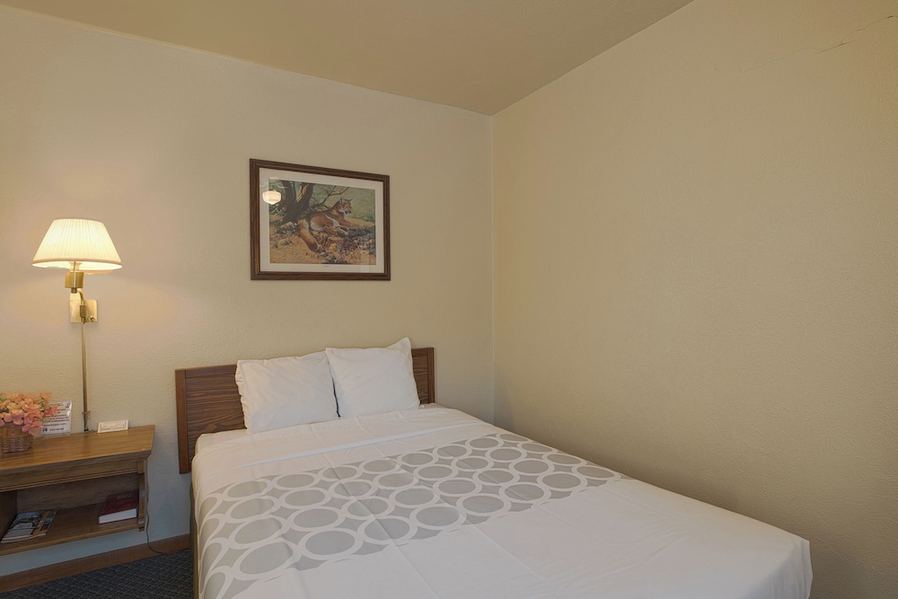 Love Hotels Silver Street by OYO at Hurley WI - photo 31