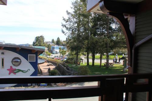 Beautiful Condo In A Great Location Oceanfront Complex Oe — 4-Star Luxury Hotel in Ucluelet, Canada