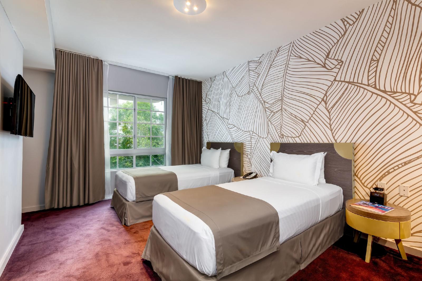 The L Hotel - photo 12