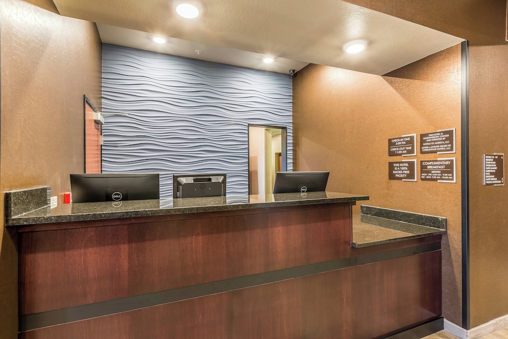 Cobblestone Hotel & Suites Stevens Point — Stevens Point — photo 4
