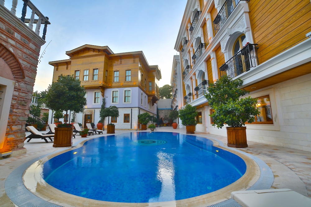 Seven Hills Palace & Spa — 4-Star Luxury Hotel in Istanbul, Turkey
