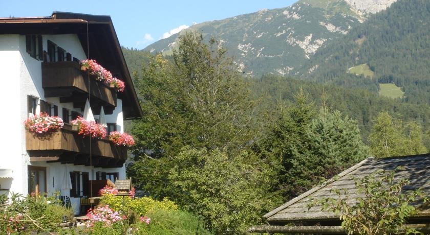 Landhaus Frenes Apartments — 4-Star Luxury Hotel in Seefeld In Tirol, Austria