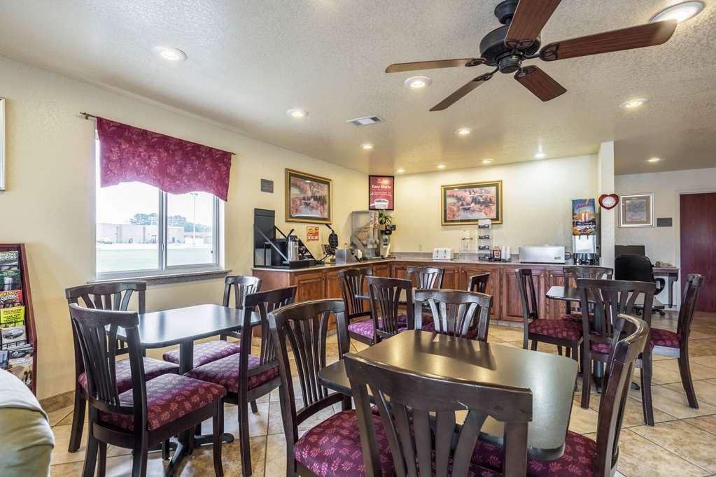 Econo Lodge Inn & Suites Searcy - photo 27