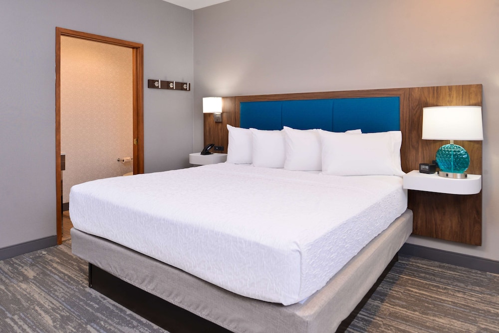 Hampton Inn & Suites Boise Spectrum - photo 17