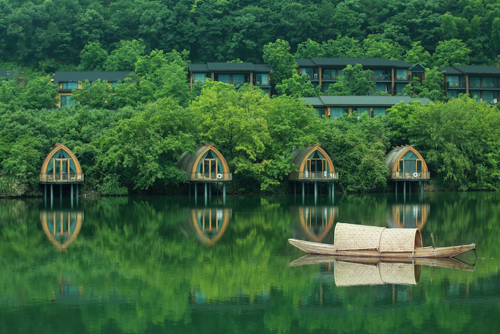 Wonderland Resort Jiande Fuchun — 4-Star Luxury Hotel in Hangzhou, People's Republic of China