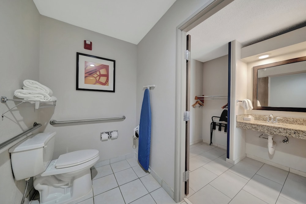 Holiday Inn Express Hotel & Suites Beatrice by IHG - photo 78