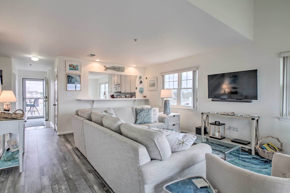 Ocean View Resort Condo w Pool Access & Bay Views - photo 4