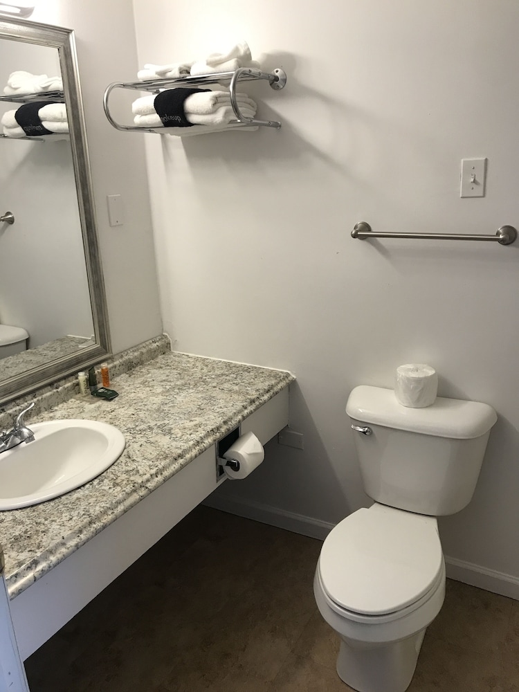 Grand Traverse Motel - photo 41