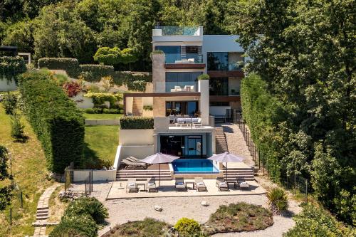 Luxury Villa AltaVista near Opatija for 8 people with wellness private mini golf court & amazing sea view — 5-Star Luxury Hotel in Opatija, Croatia