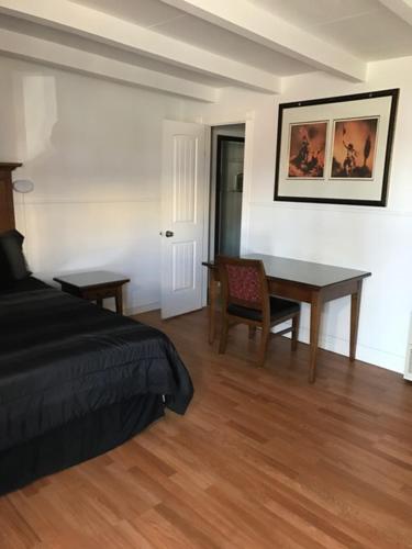 Apache Motel - photo 4