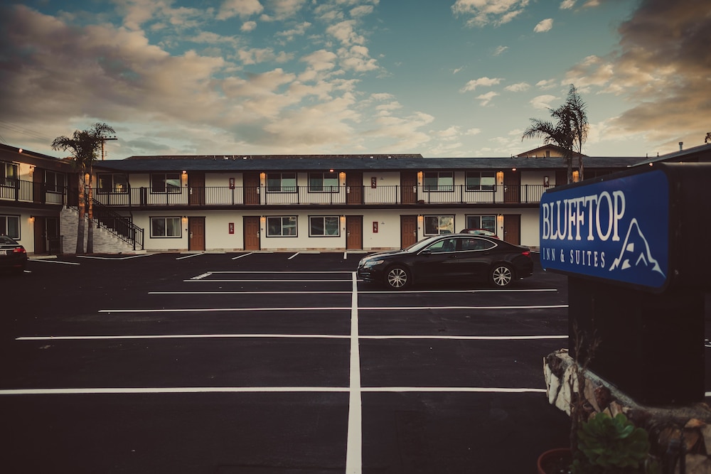 Blufftop Inn & Suites - photo 116