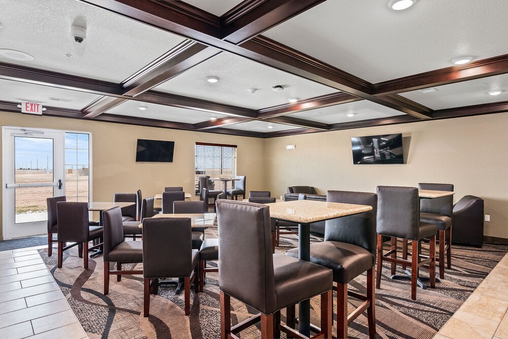 Cobblestone Inn & Suites Yuma - photo 68