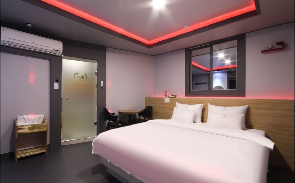 Color M Motel in Kimhae, South Korea