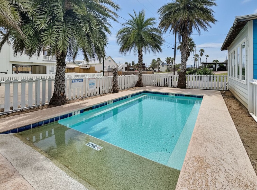Beach Club Clubhouse 1 — 5-Star Luxury Hotel in Port Aransas, United States