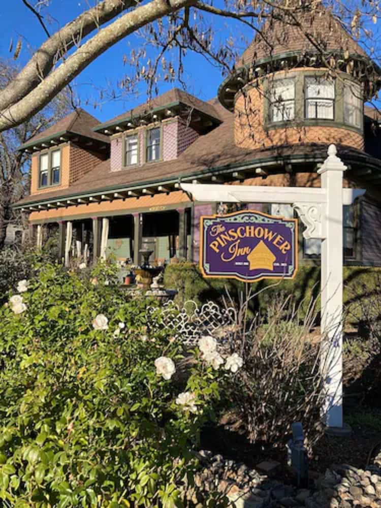 Pinschower Inn — Cloverdale