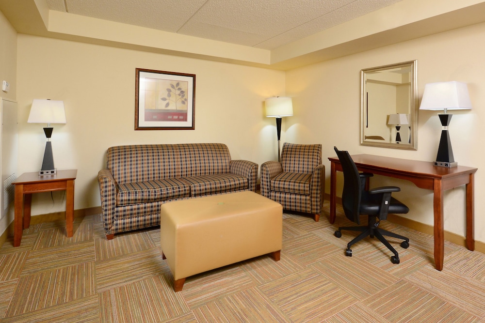 Hampton Inn Raleigh Capital Blvd. North - photo 26