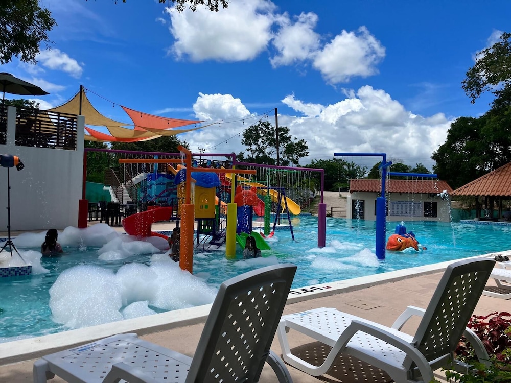 Los Lirios Hotel in El Coco, Panama