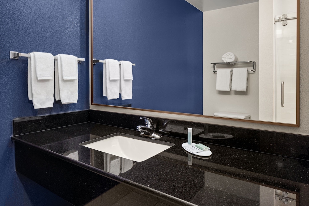 Fairfield Inn & Suites Columbus East - photo 22