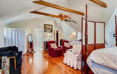 West Tisbury Inn - photo 17