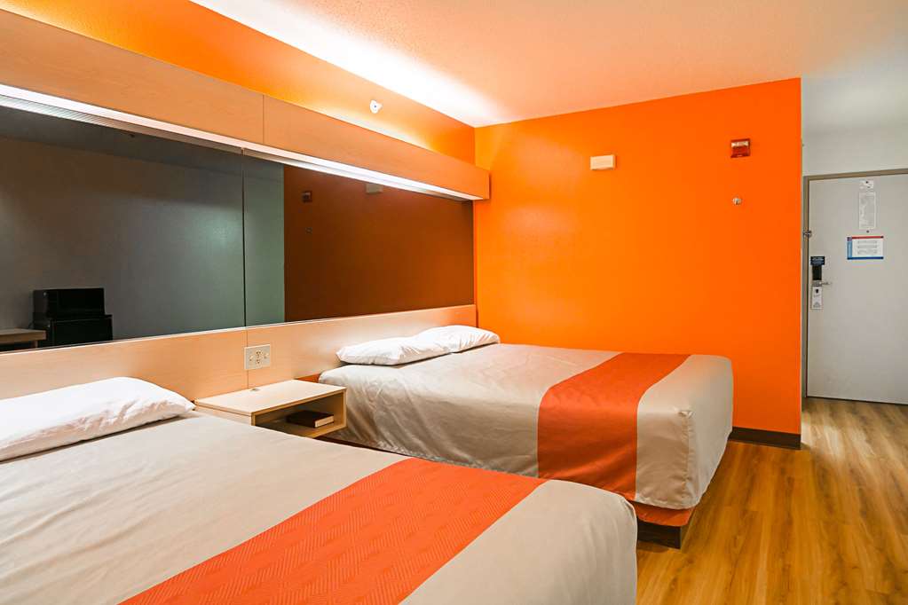 Motel 6 Sycamore IL - photo 14