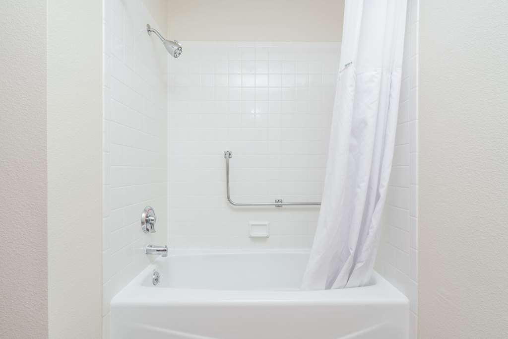 Baymont by Wyndham Eau Claire WI - photo 9