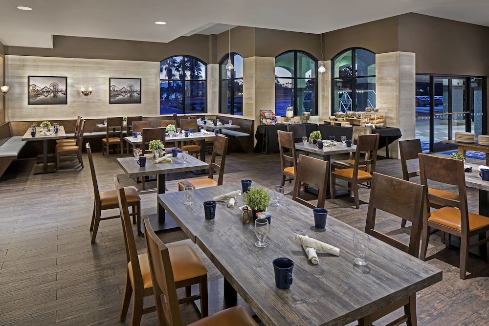 Four Points by Sheraton Anaheim - photo 21
