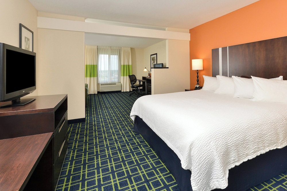 Fairfield Inn & Suites Cedar Rapids - photo 13