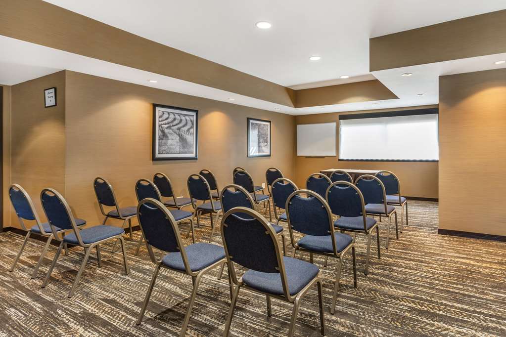 Best Western Plus Wine Country Inn & Suites - photo 9