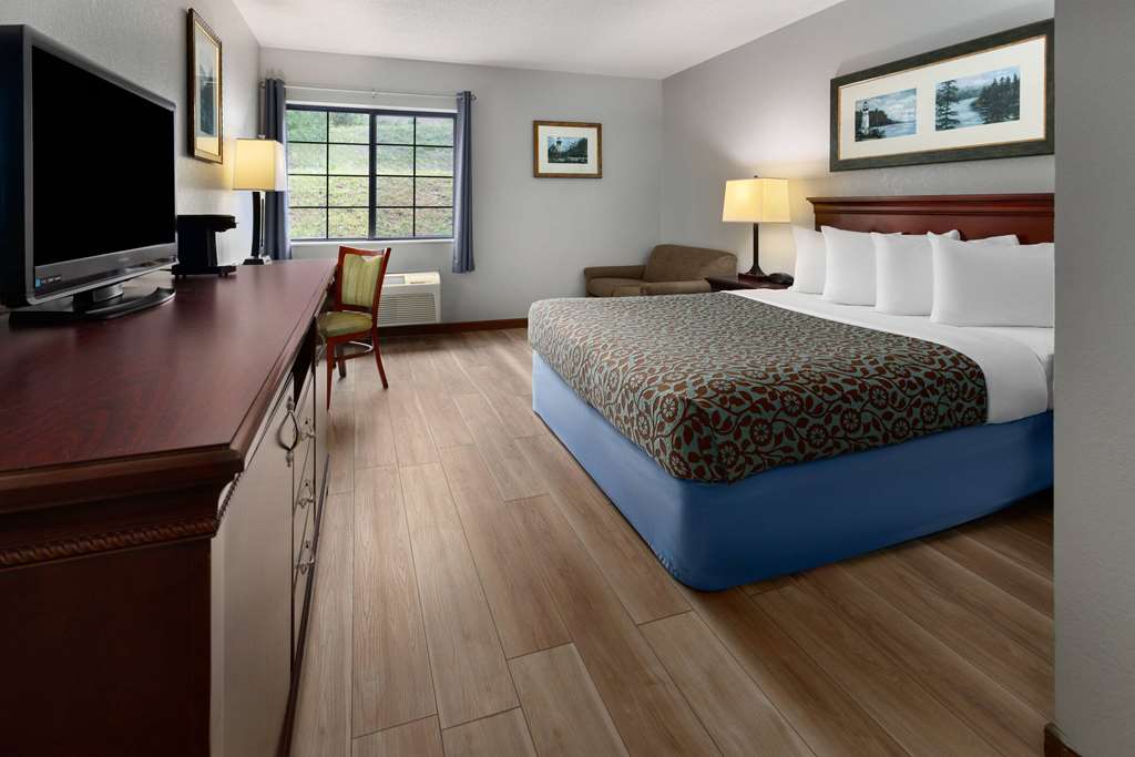 Days Inn by Wyndham Iron Mountain - photo 28